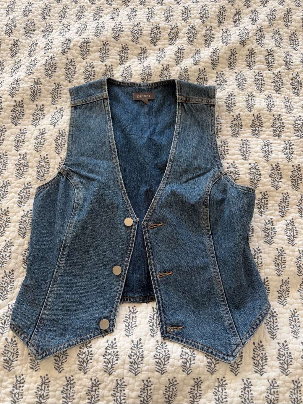 Dl1961 Indigo Denim Vest With Silver Buttons